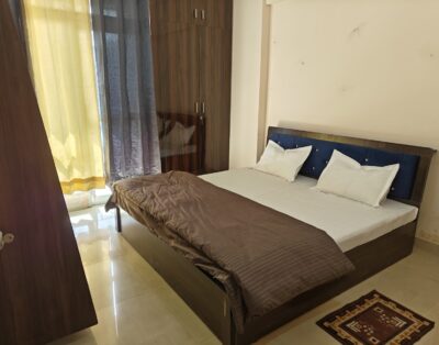 Spacious 2 Bedroom Stay | Near Medanta & Lulu Mall